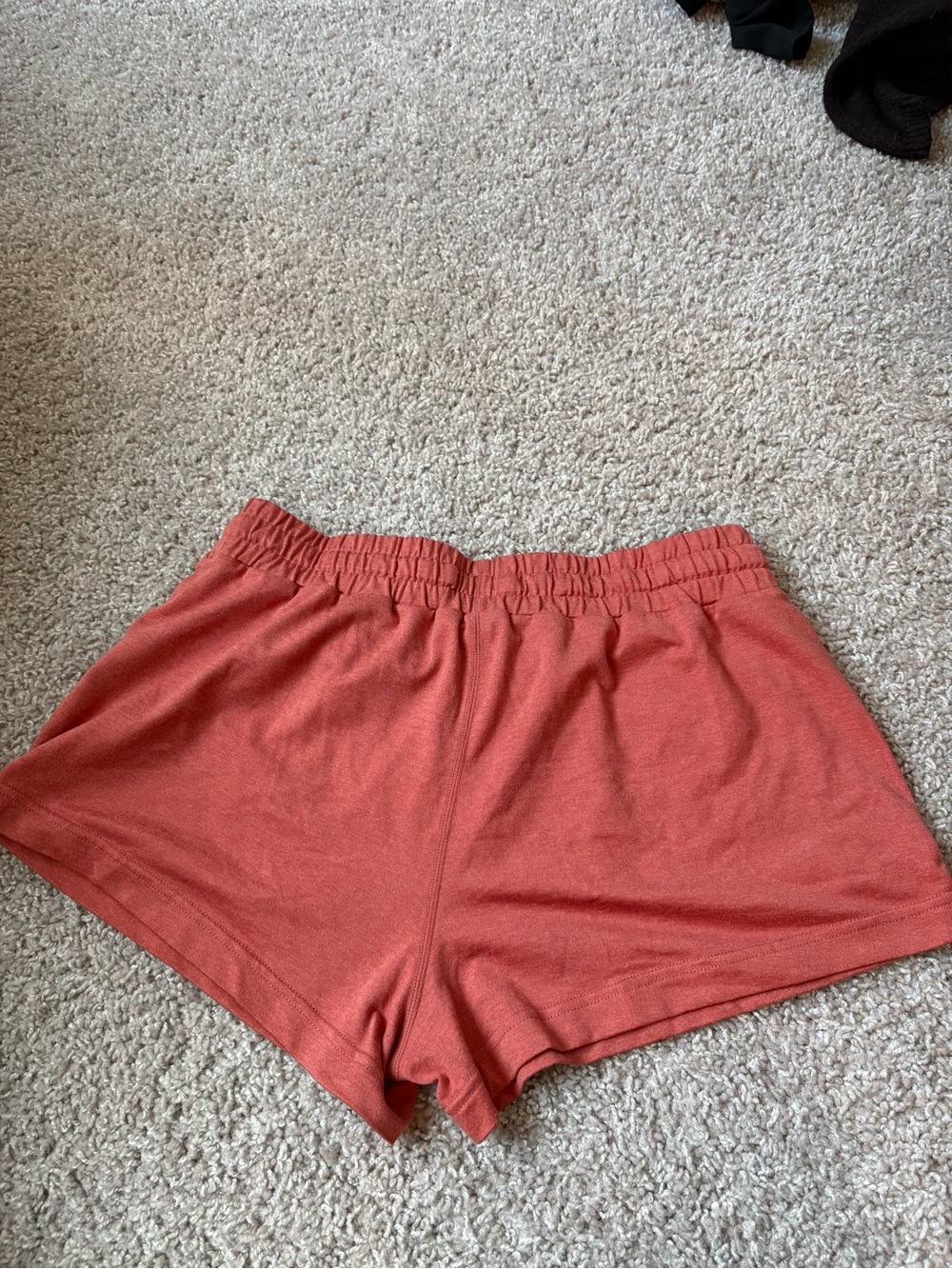 Vuori Women's Halo Lychee Heather Dreamknit Shorts - Picture 5 of 5